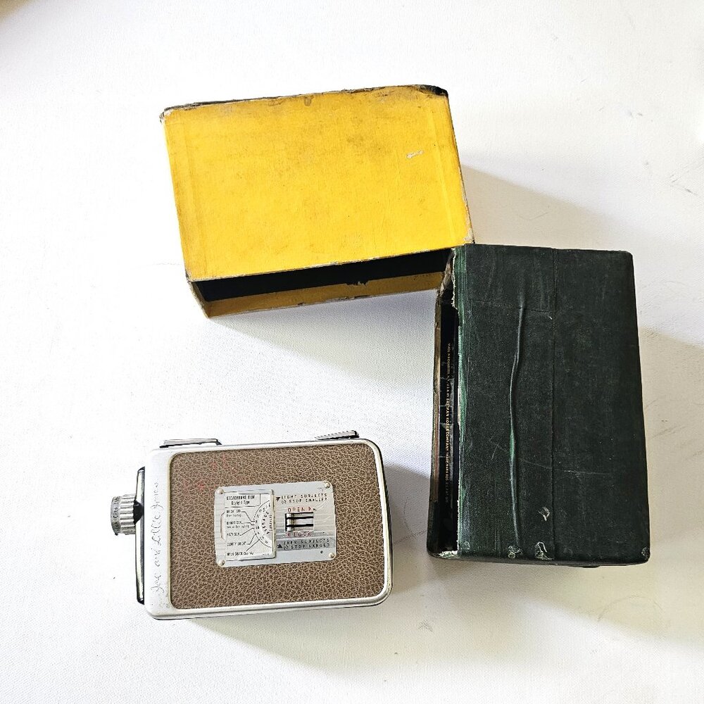 Regular 8mm Movie Camera‎ - Kodak Brownie Camera